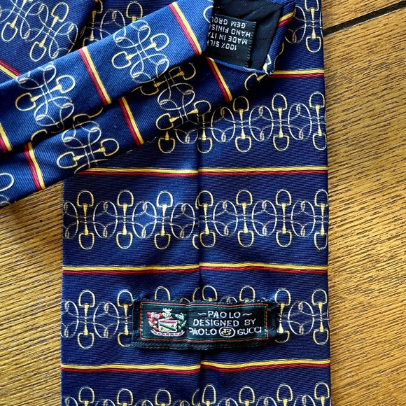 Vintage Paolo Gucci Tie, Iconic Design,Hand Finished 100% Silk Tie,Made in Italy - Picture 2 of 5